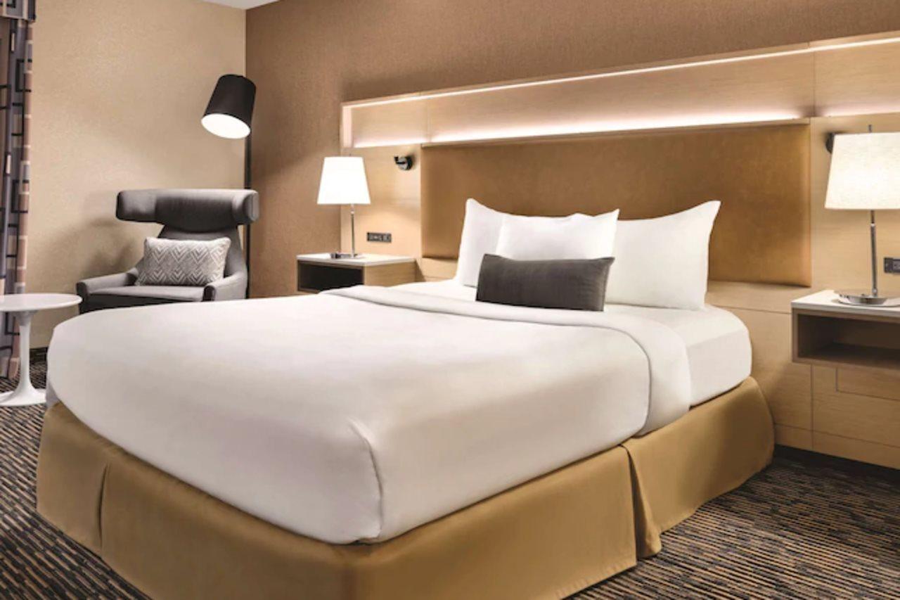 Wyndham Garden Conference Center Champaign - Urbana Otel Dış mekan fotoğraf