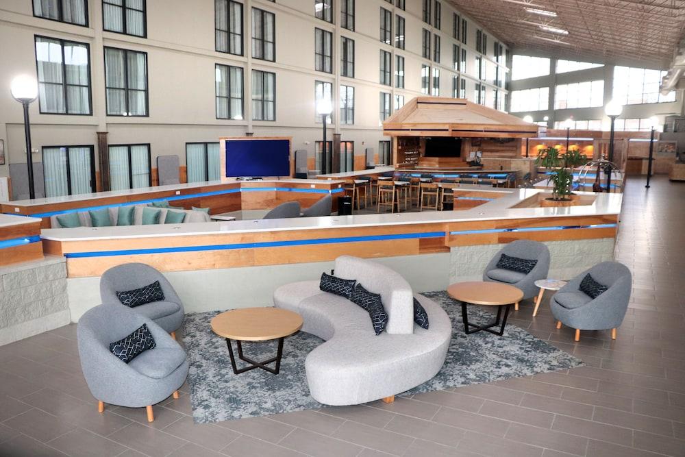 Wyndham Garden Conference Center Champaign - Urbana Otel Dış mekan fotoğraf