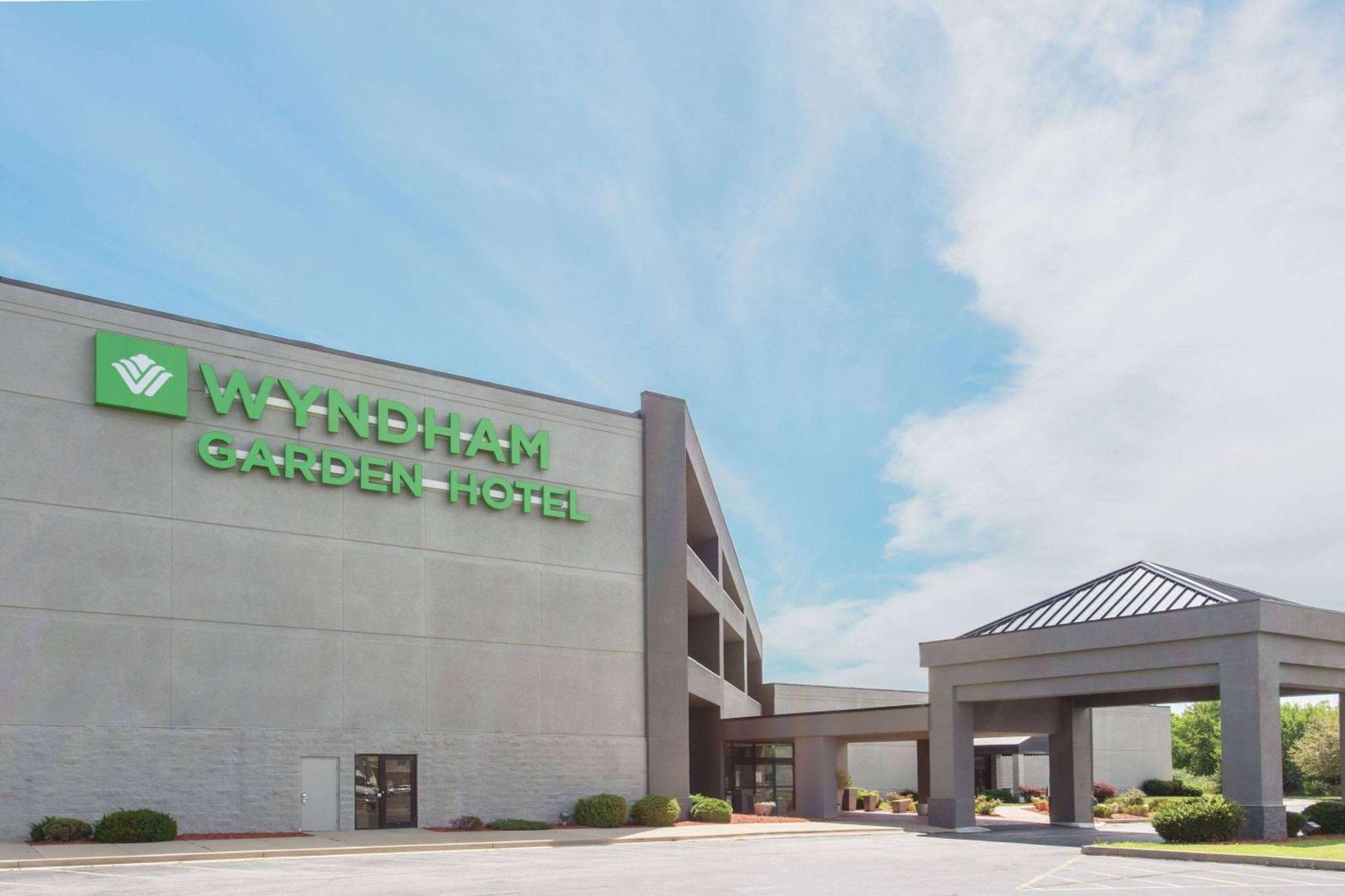 Wyndham Garden Conference Center Champaign - Urbana Otel Dış mekan fotoğraf